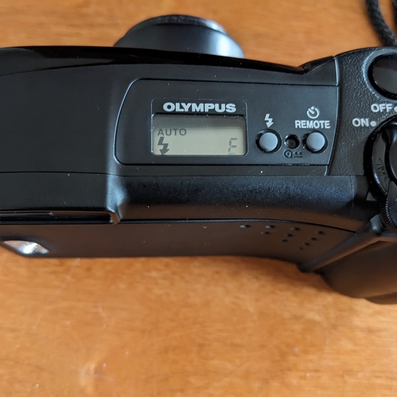 Vintage Olympus Accura Zoom 80 | 35mm Film Camera +Original Olympus Leather Case - Picture 7 of 10